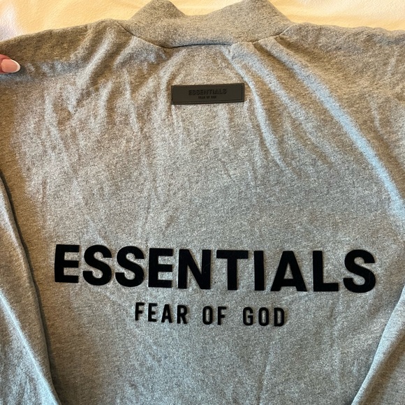 Fear of God Essentials Long Sleeve Cotton T-Shirt - Picture 9 of 11